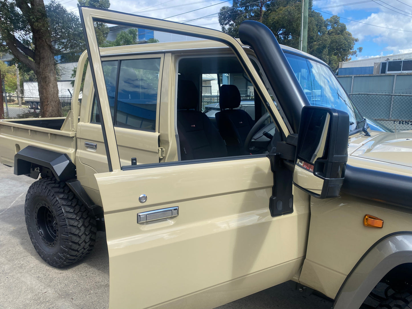 Sharkskin PLUS Seat Covers for Toyota Land Cruiser 79 Series (Oct/1999-ON) – additional photo