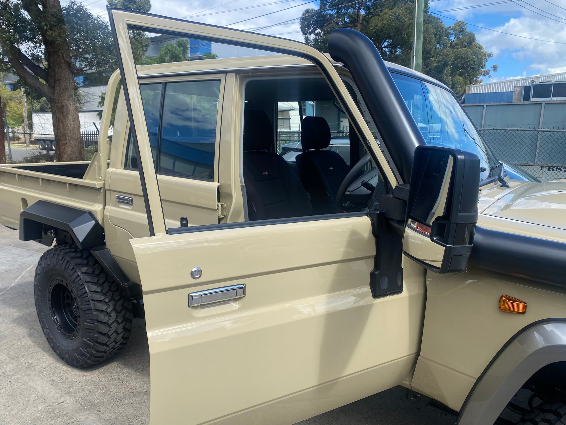 Sharkskin PLUS Seat Covers for Toyota Land Cruiser 79 Series (Oct/1999-ON) – additional photo