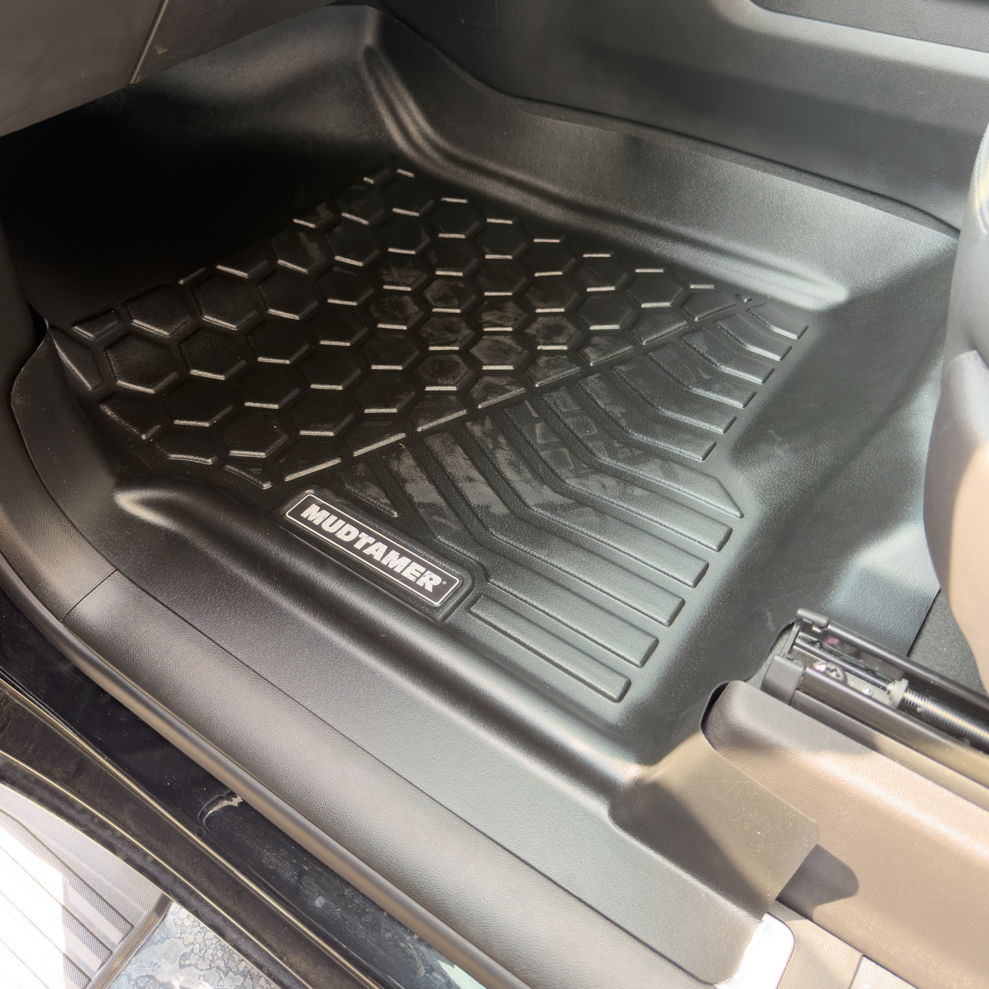 Chevrolet Silverado 1500 2020+ | MUDTAMER Floor Mats – additional photo