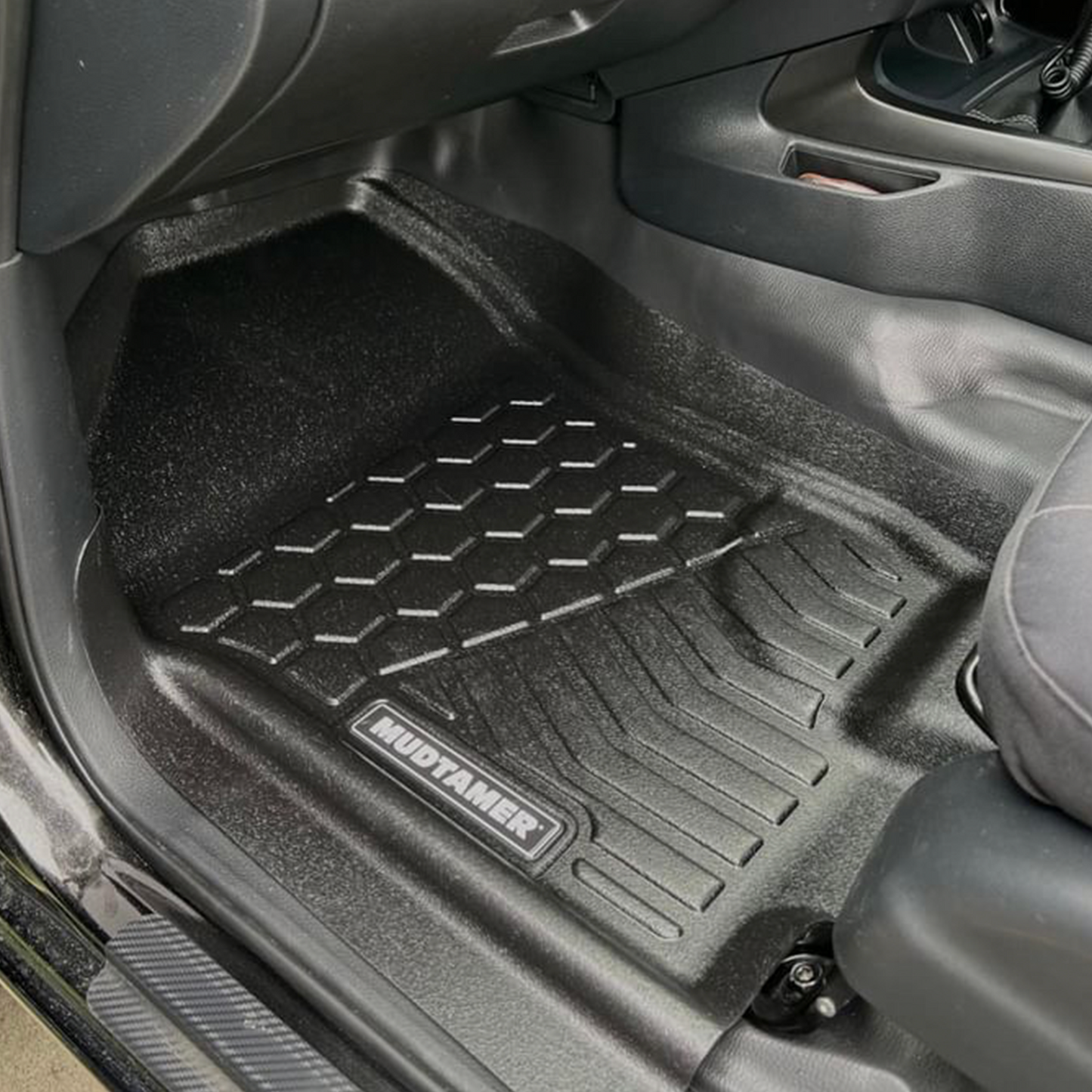 Nissan Navara NP300 Manual 2014-2026 | MUDTAMER Floor Mats – additional photo