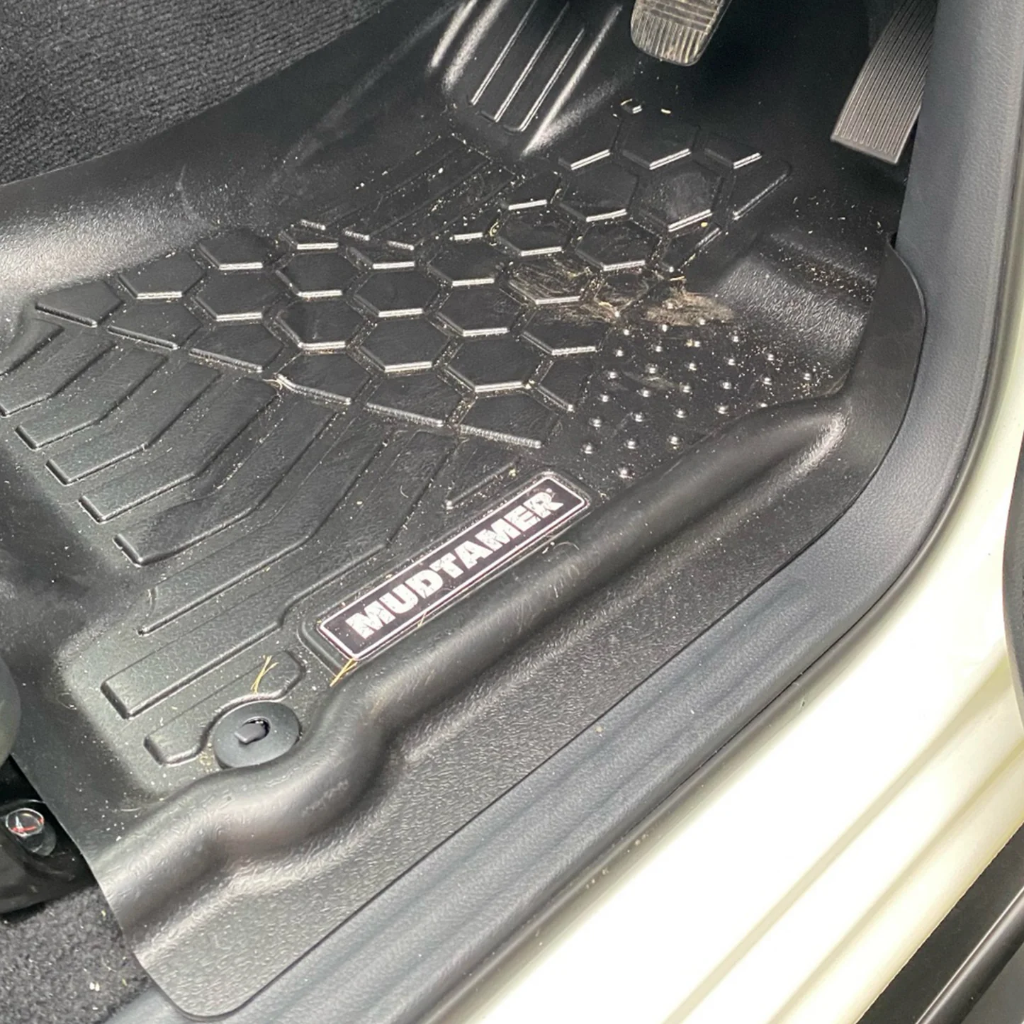 Nissan Navara NP300 Manual 2014-2026 | MUDTAMER Floor Mats – additional photo