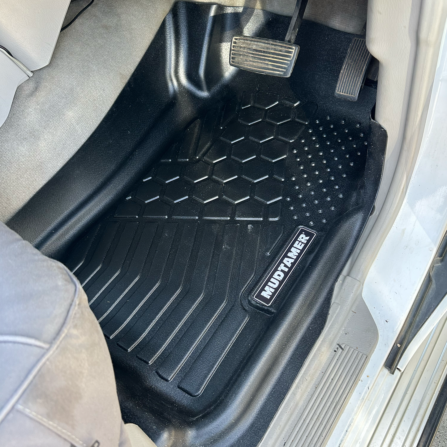 Nissan GU Patrol 1997-2012 | MUDTAMER Floor Mats – additional photo