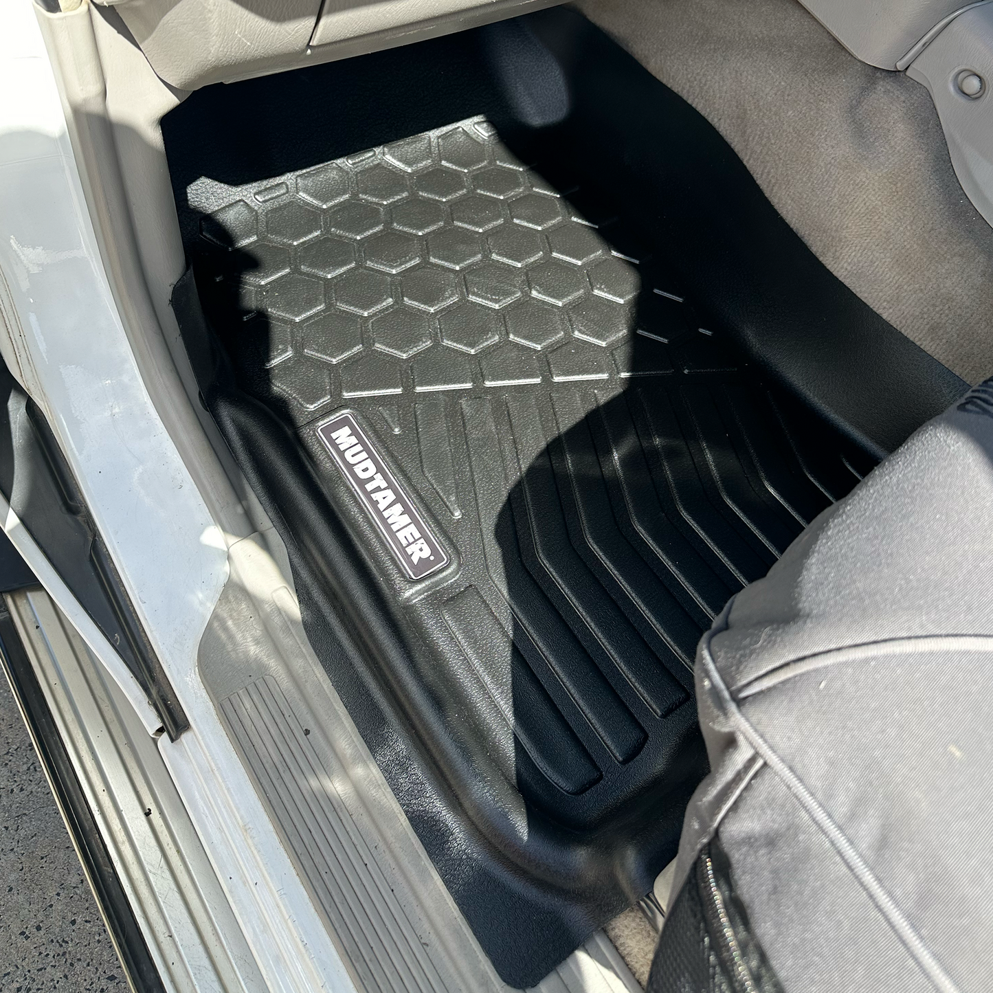 Nissan GU Patrol 1997-2012 | MUDTAMER Floor Mats – additional photo