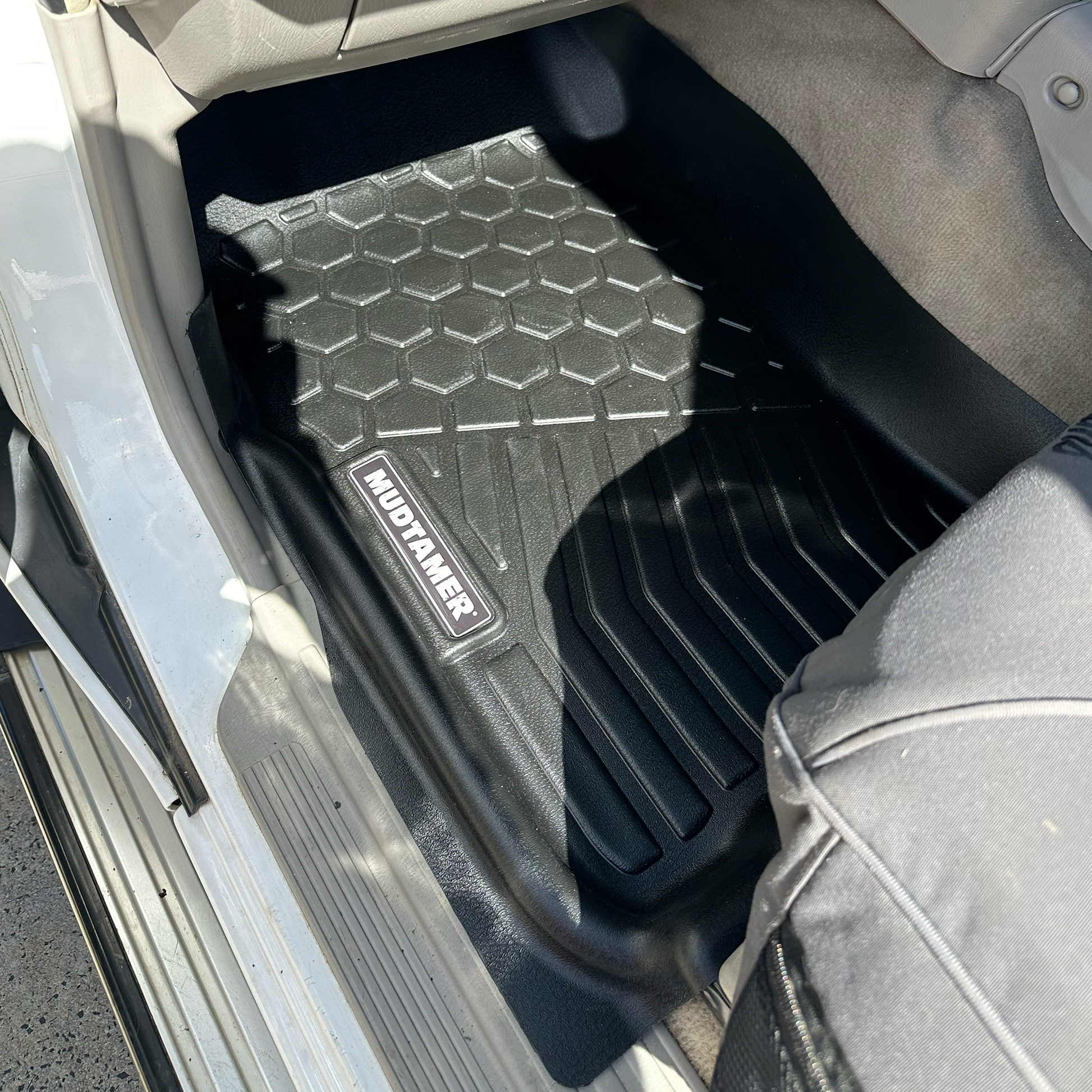 Nissan GU Patrol 1997-2012 | MUDTAMER Floor Mats – additional photo