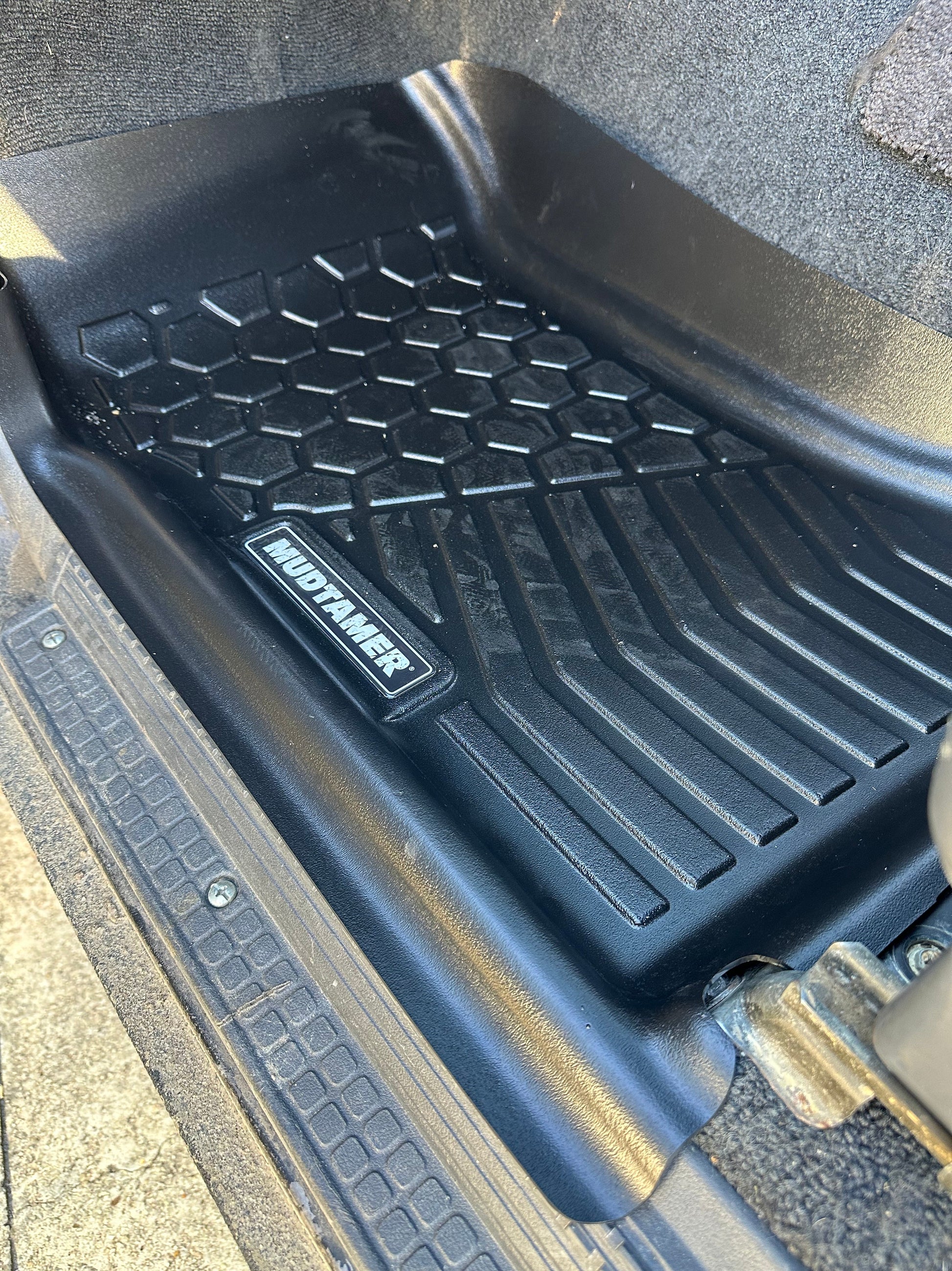 Nissan GQ Patrol 1987-1997 | MUDTAMER Floor Mats – additional photo