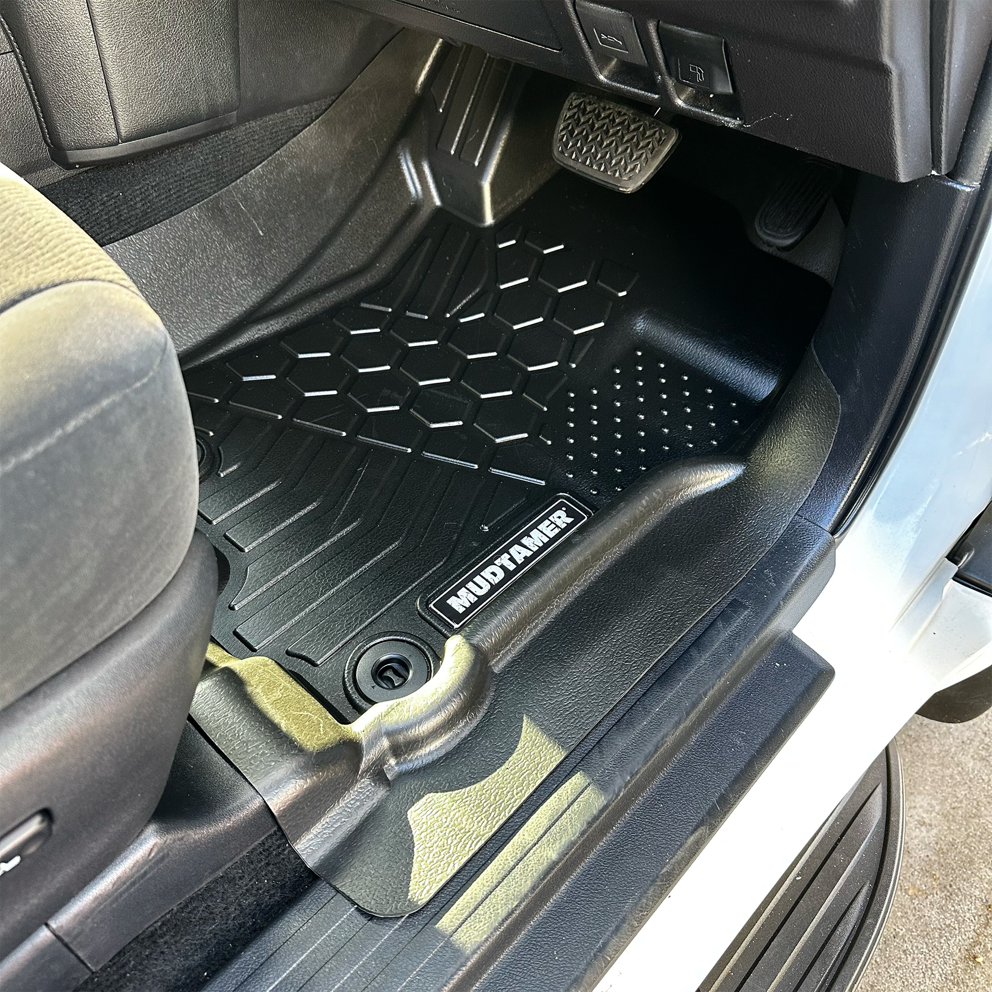Toyota Prado 150 Series Automatic 2010+ | MUDTAMER Floor Mats – additional photo