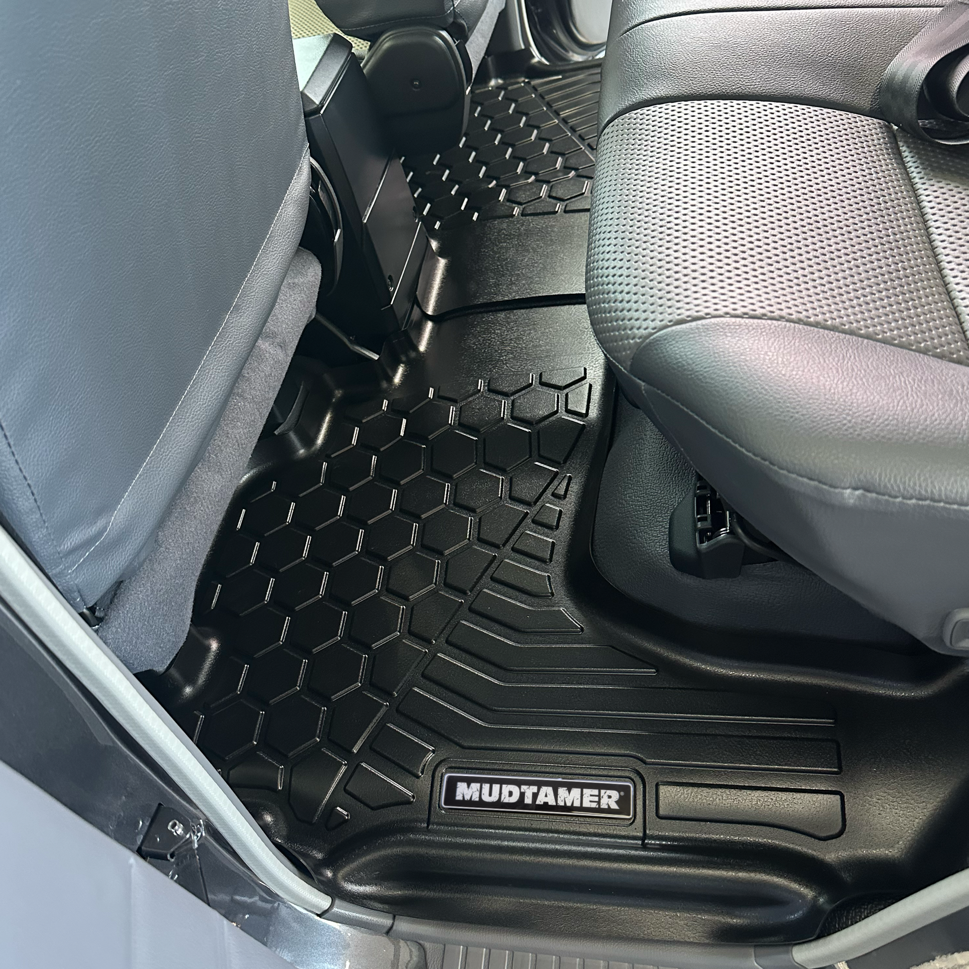 Toyota LandCruiser 79 Series Dual Cab 2024+ Facelift | MUDTAMER Floor Mats – additional photo