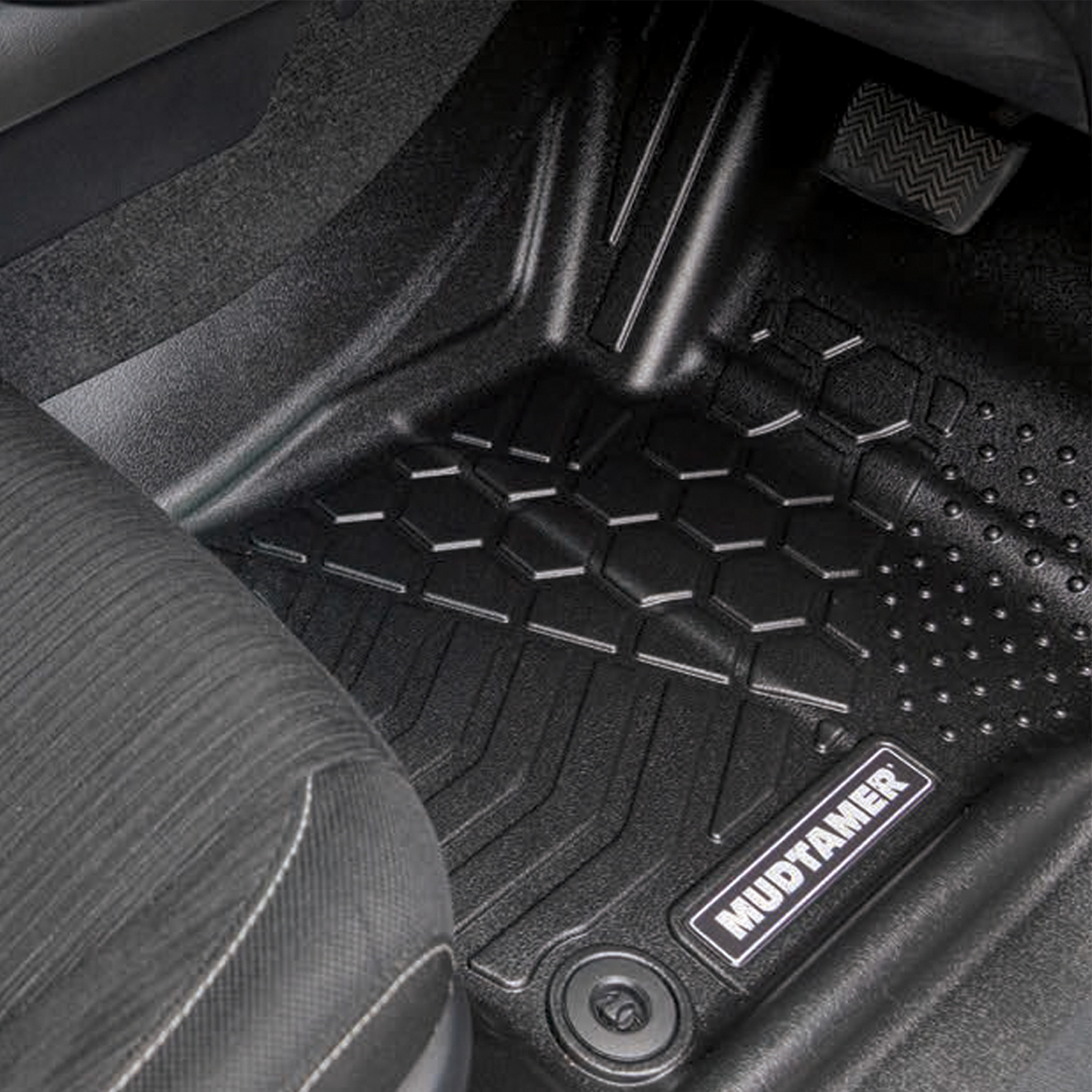 Toyota Hilux 2016-2025 | MUDTAMER Floor Mats – additional photo