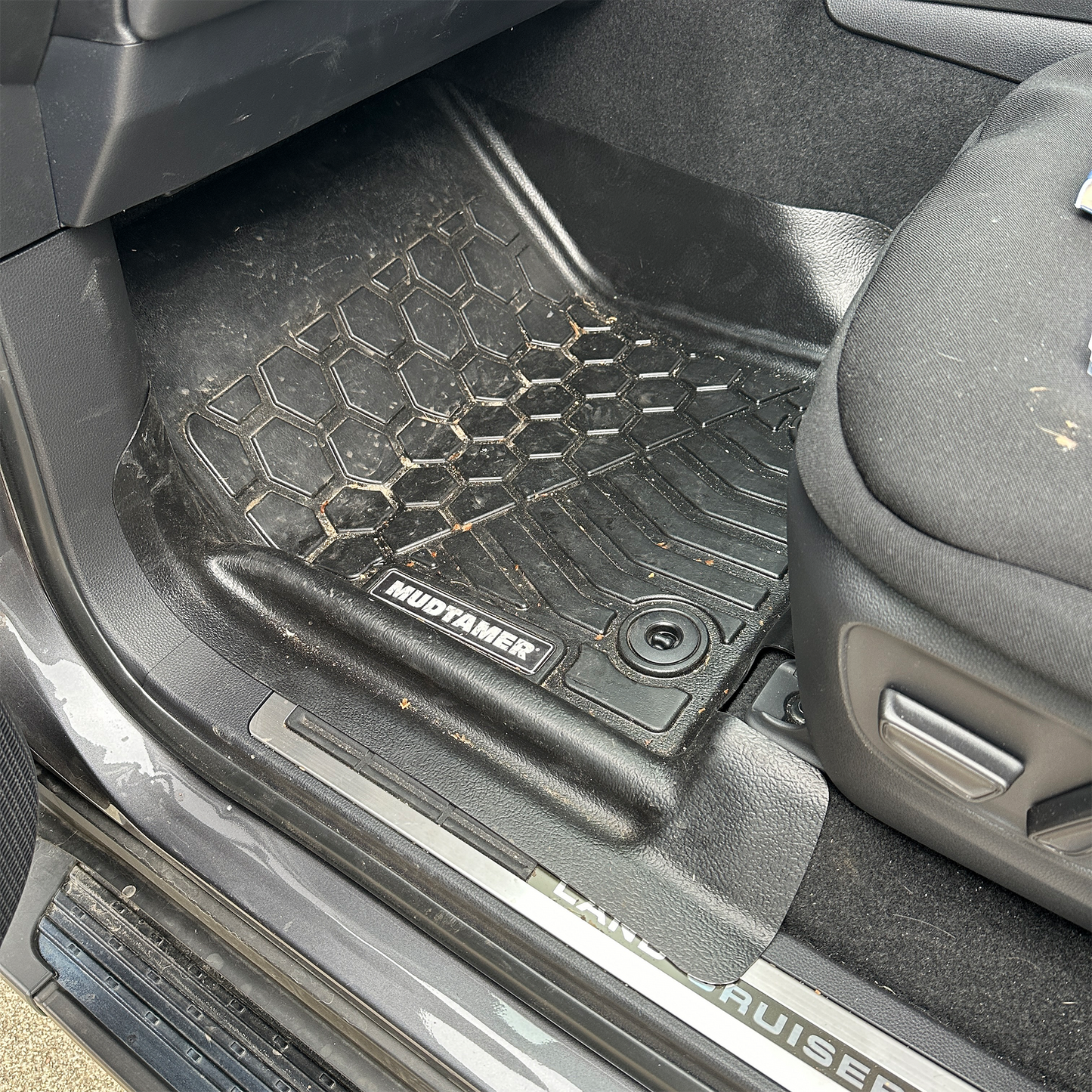 Toyota LandCruiser 300 Series 2021+ | MUDTAMER Floor Mats – additional photo