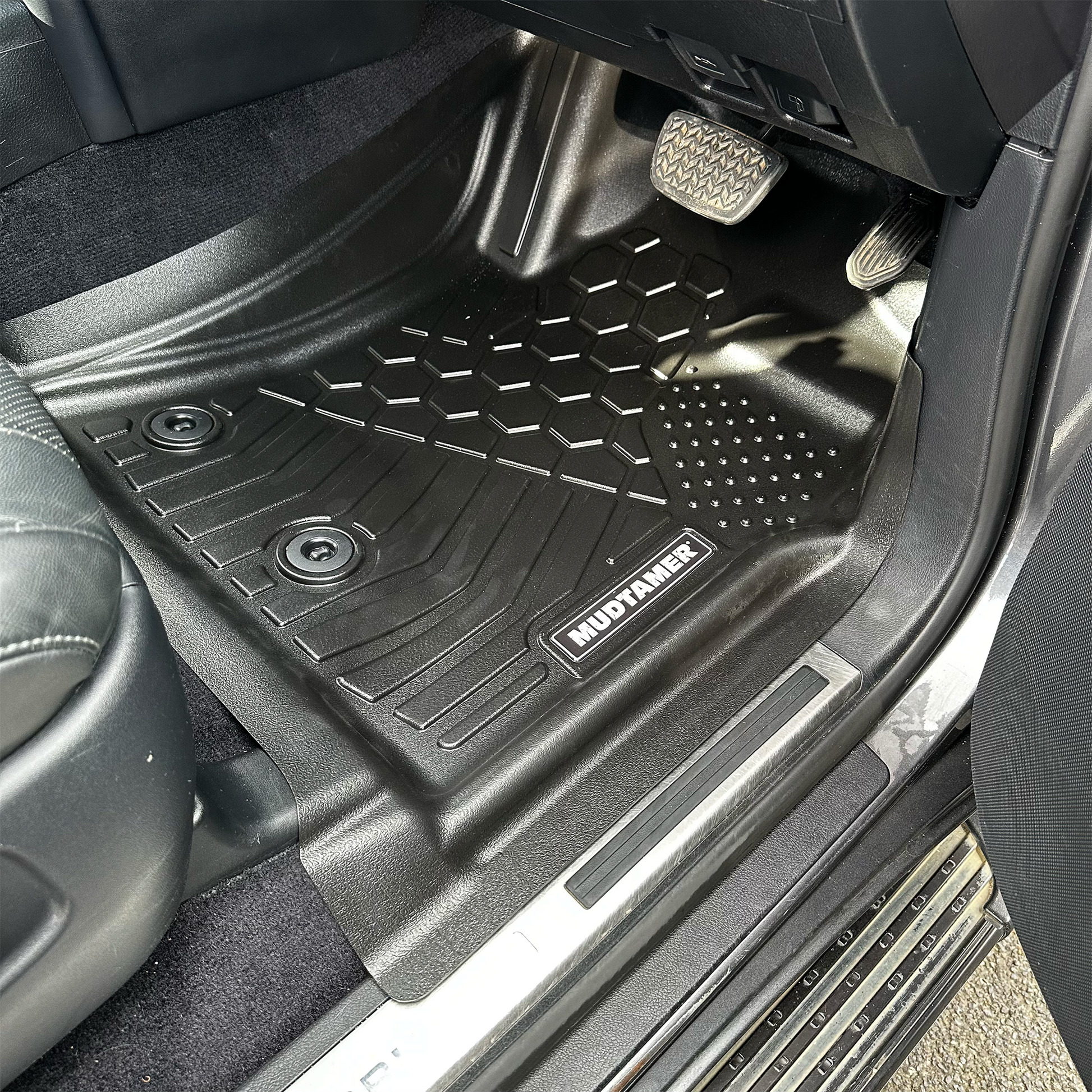 Toyota LandCruiser 200 Series 2007-2021 | MUDTAMER Floor Mats – additional photo