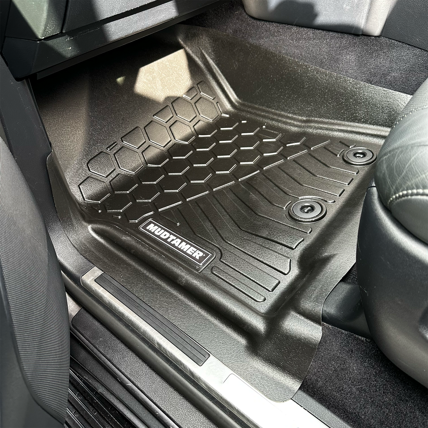 Toyota LandCruiser 200 Series 2007-2021 | MUDTAMER Floor Mats – additional photo
