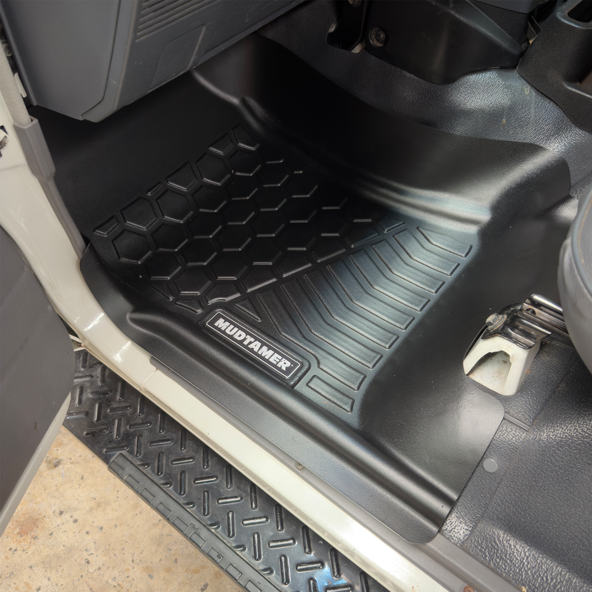 Toyota Landcruiser 78 Series / Troop Carrier 1999-2016 | MUDTAMER Floor Mats – additional photo